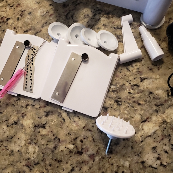 Wonder Veggie Slicer - Picture 7 of 16